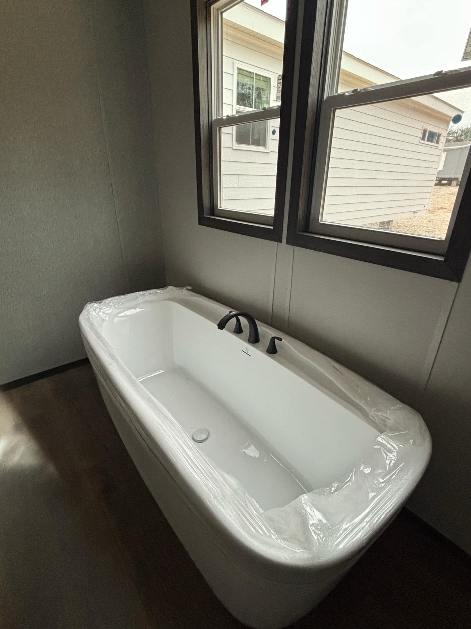 The embrace (inventory) bathroom home features