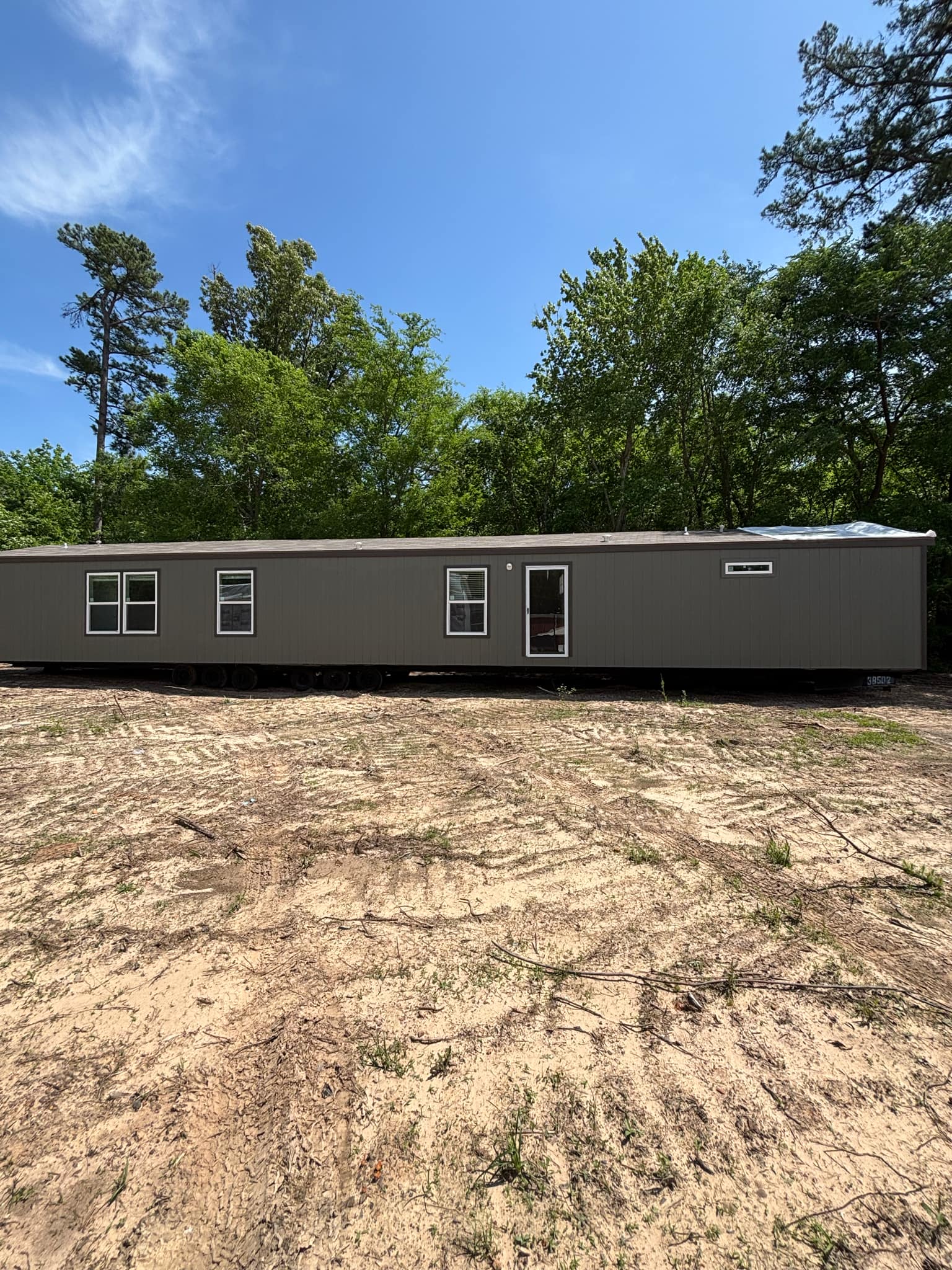 The ford (inventory) exterior home features