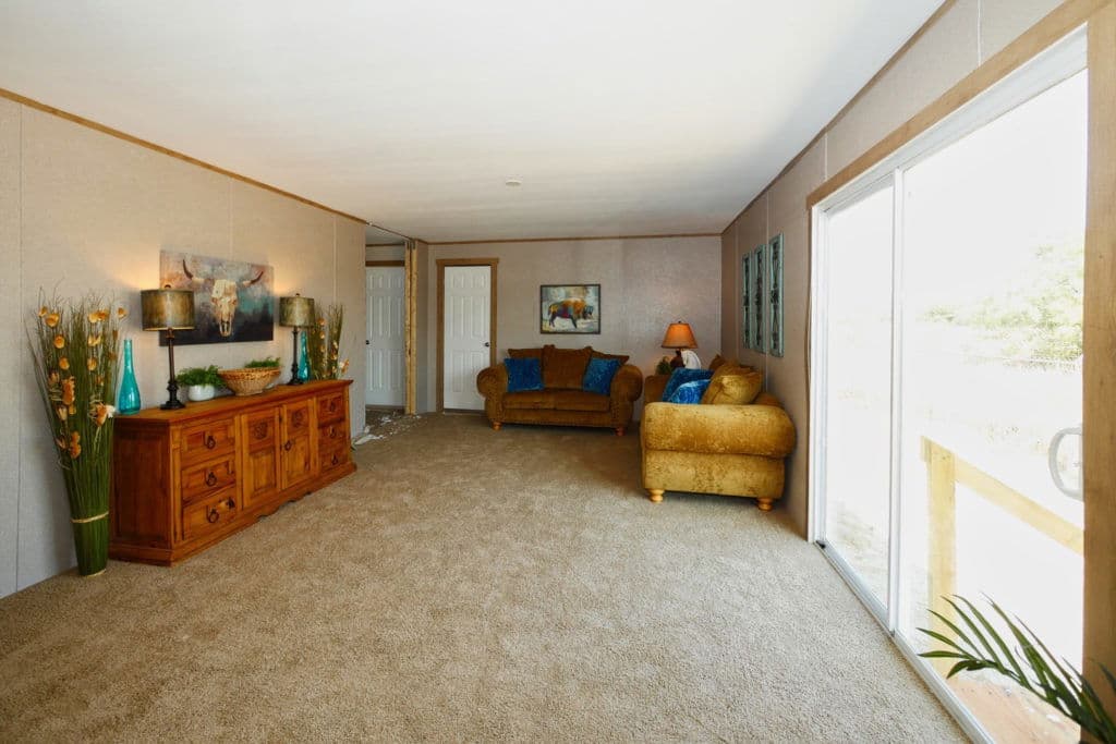 Taurus 9366 interior home features