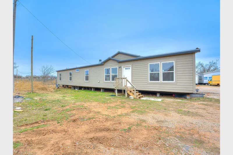 Skyliner 6380p hero, elevation, and exterior home features