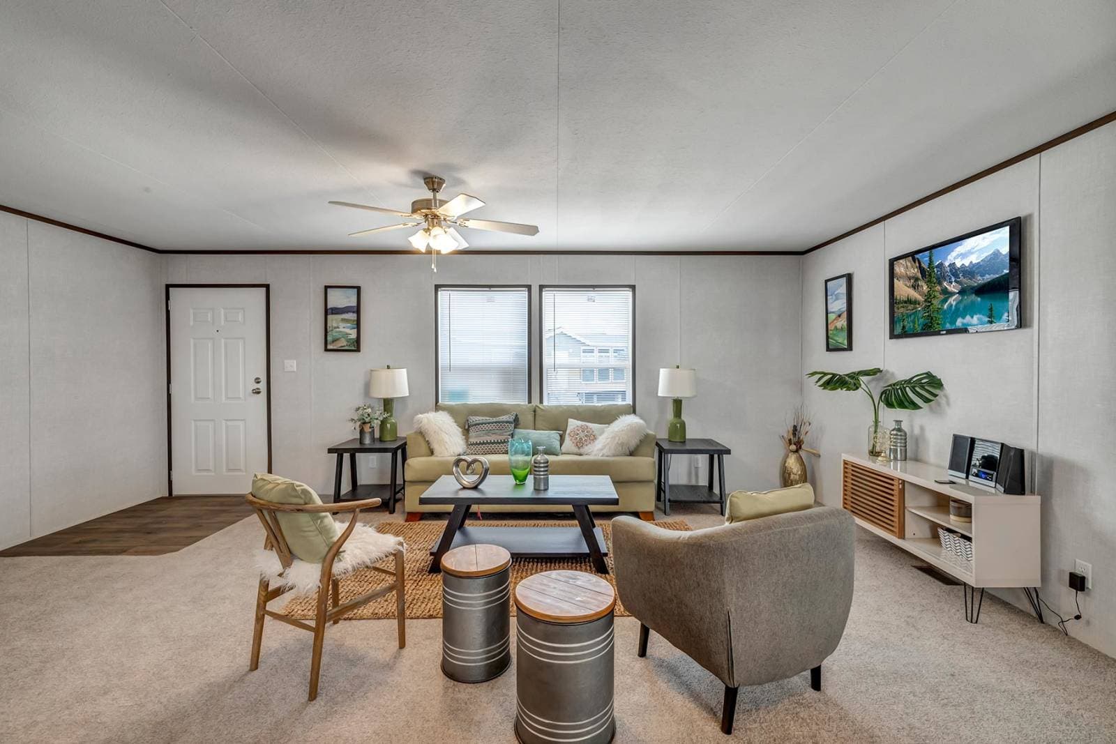 Rm2856b interior home features