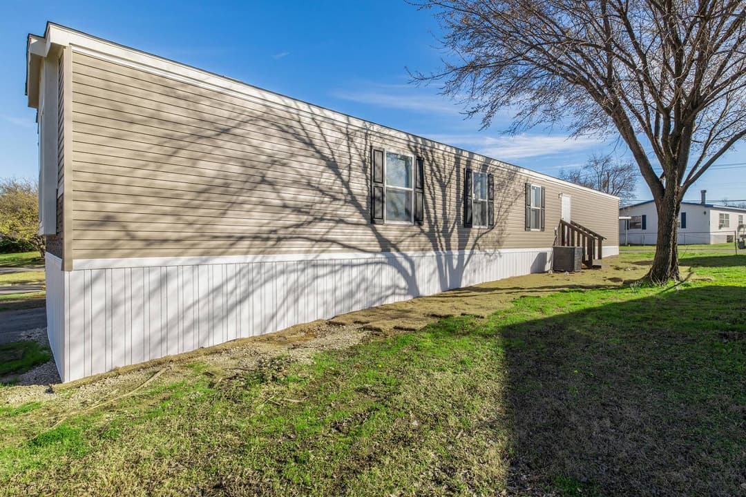 Cs1676c exterior home features