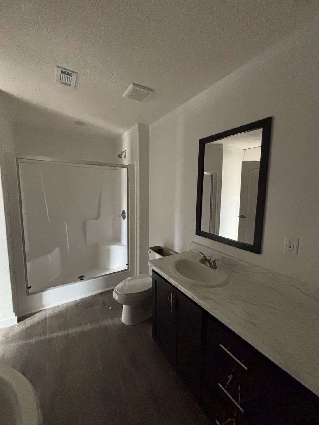 The big josh (inventory) bathroom home features