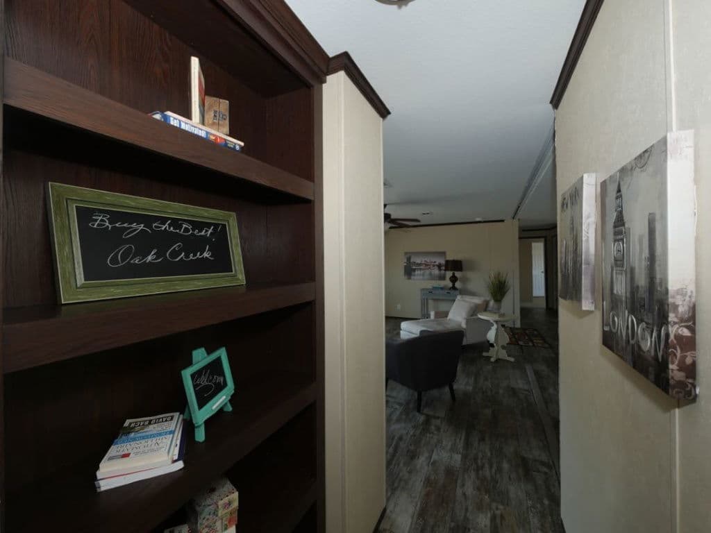 Beebe 2810 interior home features