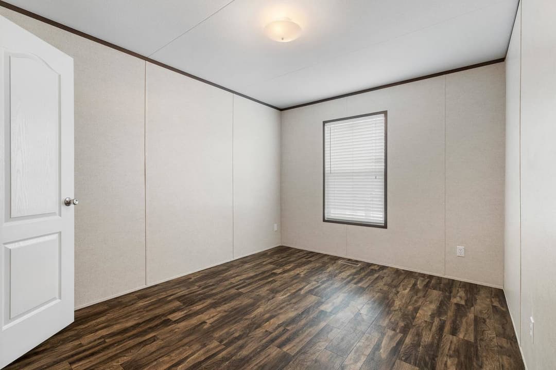 Cs1660a bedroom home features