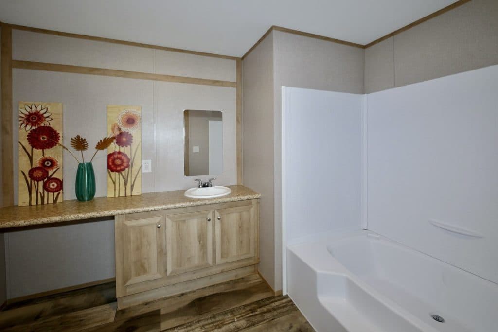 Columbia 9344 bathroom home features