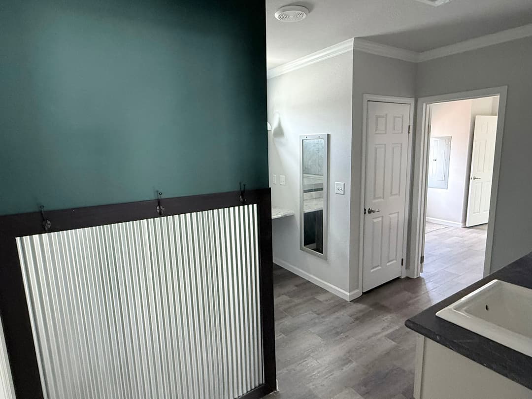 Vintage farmhouse (inventory) interior home features