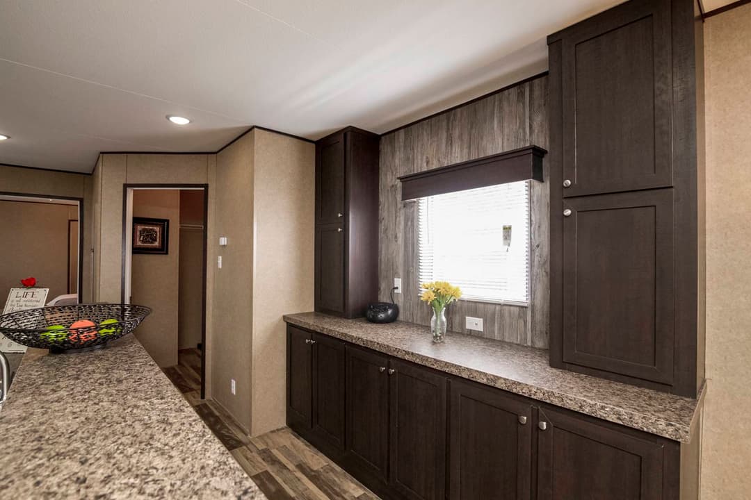 Cs1676d kitchen home features