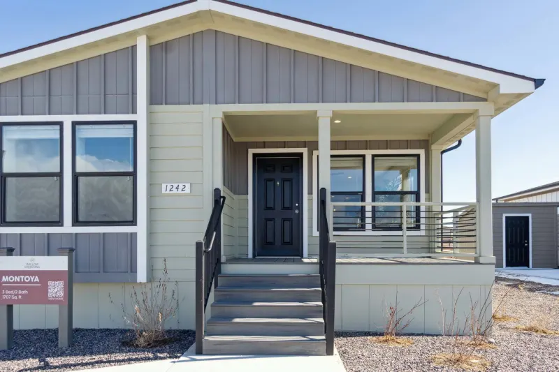 Skyliner hero and elevation home features