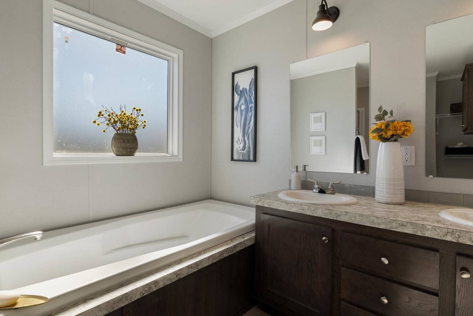 Cs1676c bathroom home features