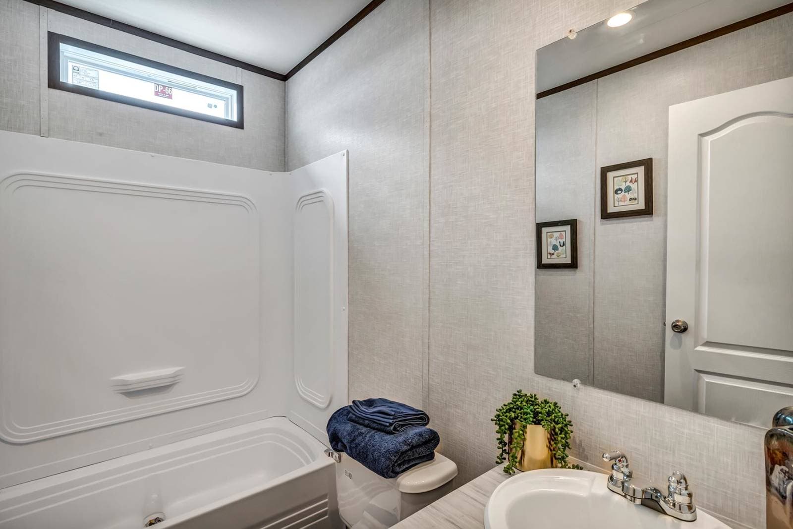 Rm2856b bathroom home features