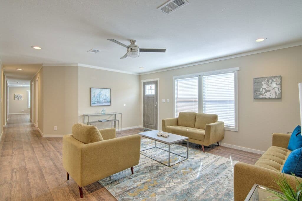 Bella 9876 interior home features