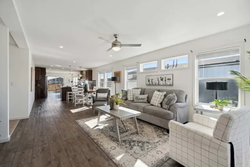 Skyliner interior home features