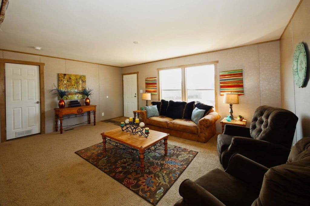 Taurus 9366 interior home features