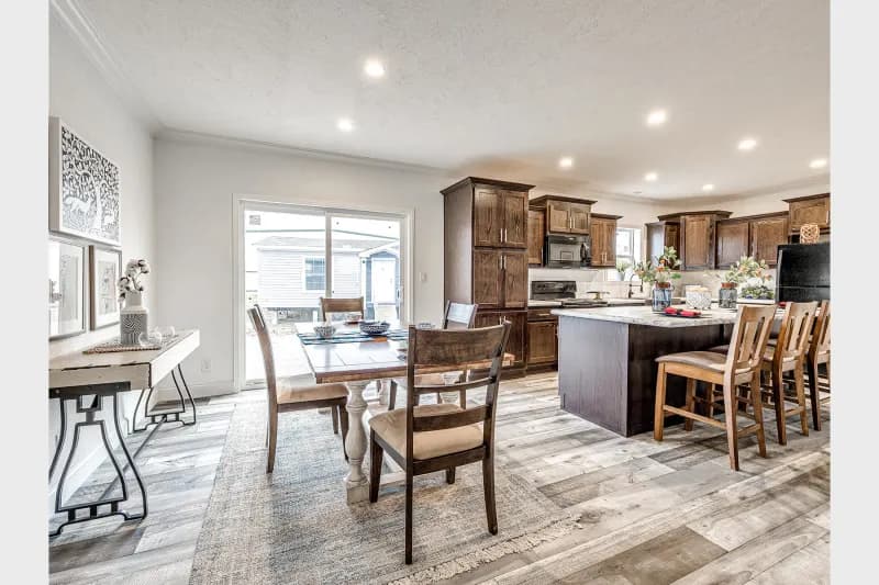 Skyliner 4765j interior home features