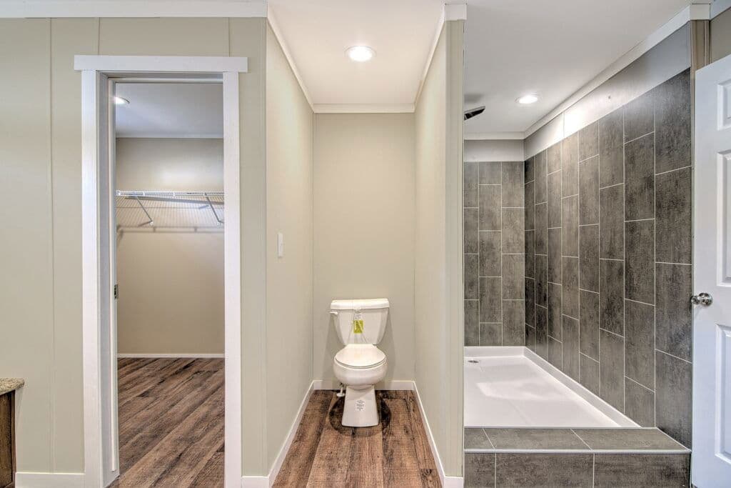 Bella 9876 bathroom home features