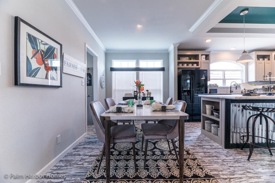 Vintage farmhouse 32643c interior home features