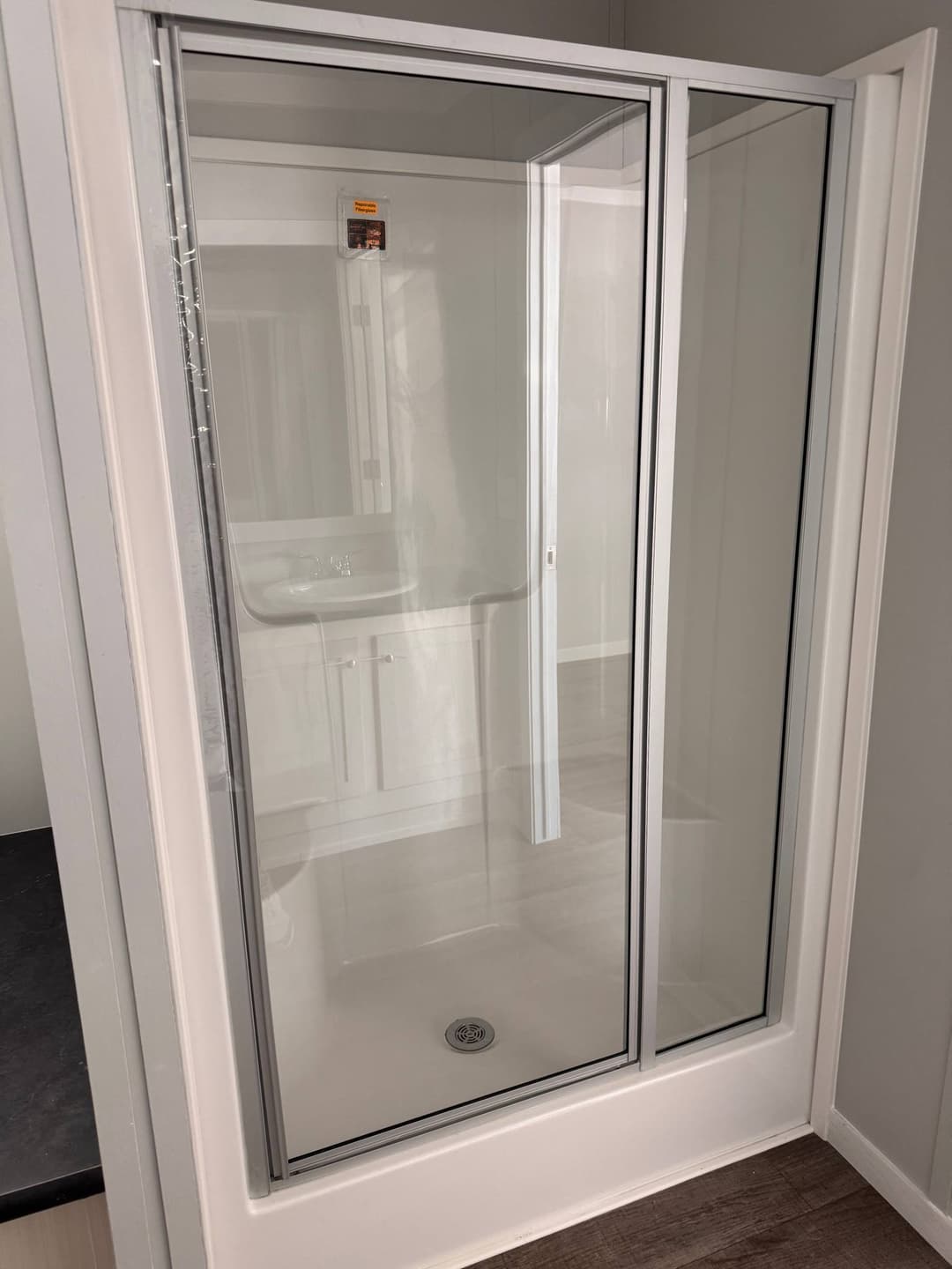 The hoover (inventory) bathroom home features