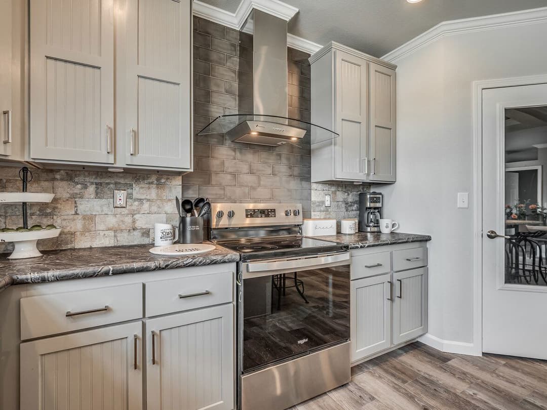 Vintage farmhouse flex 47643a kitchen home features