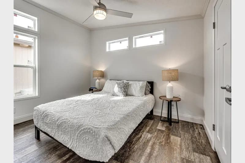 Contemporary cabin bedroom home features