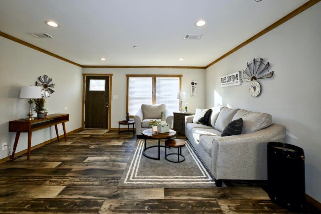 Macey 9768 interior home features