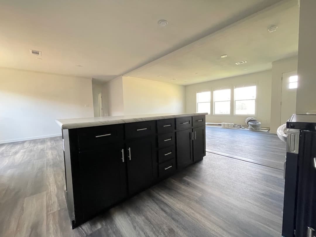 Hero 76 (inventory) kitchen home features