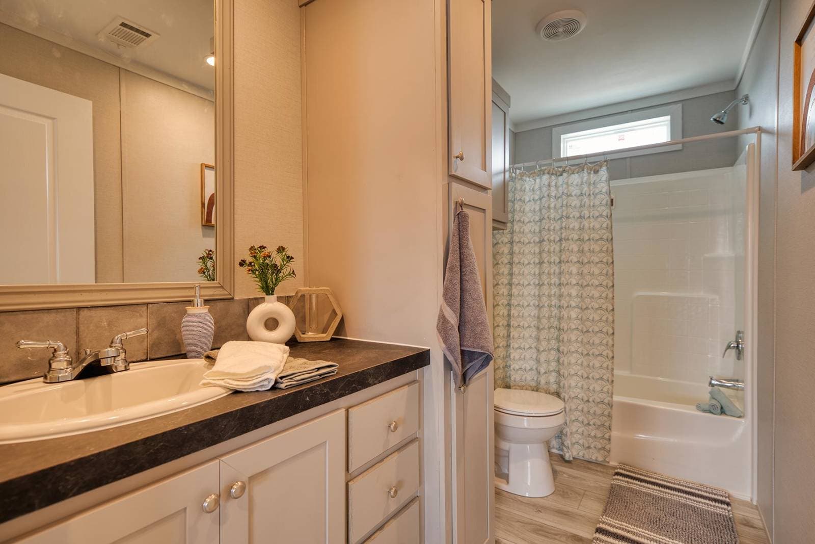 Nm3252a bathroom home features