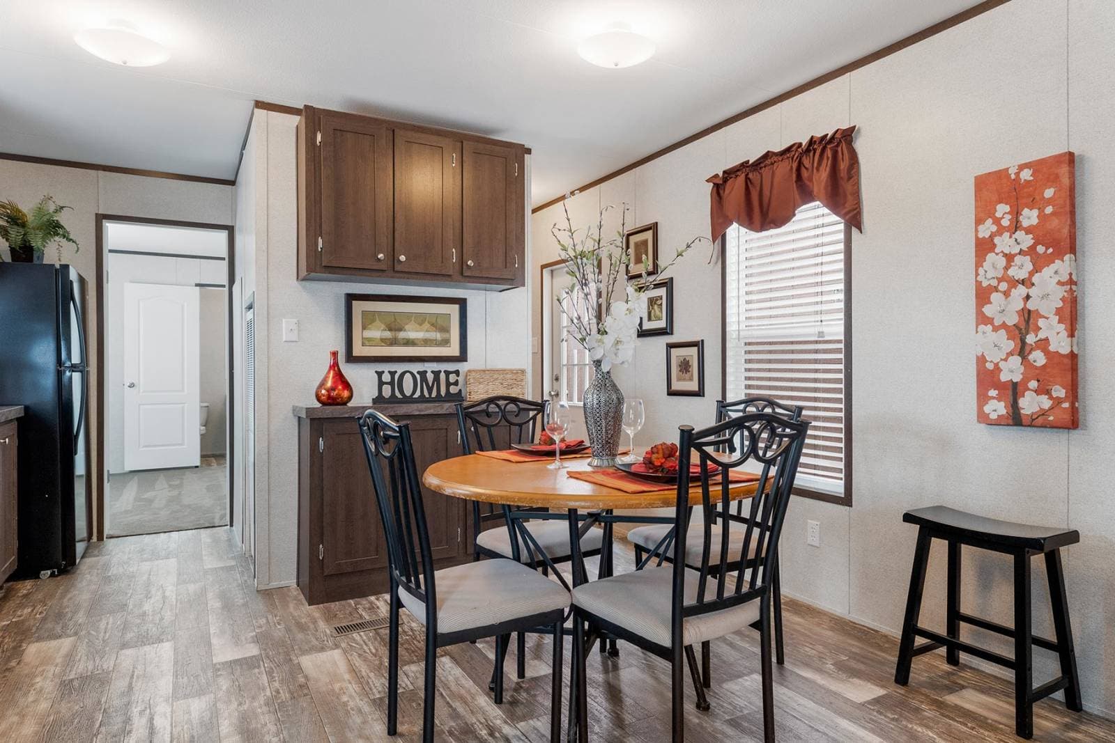 Rm1466a interior home features