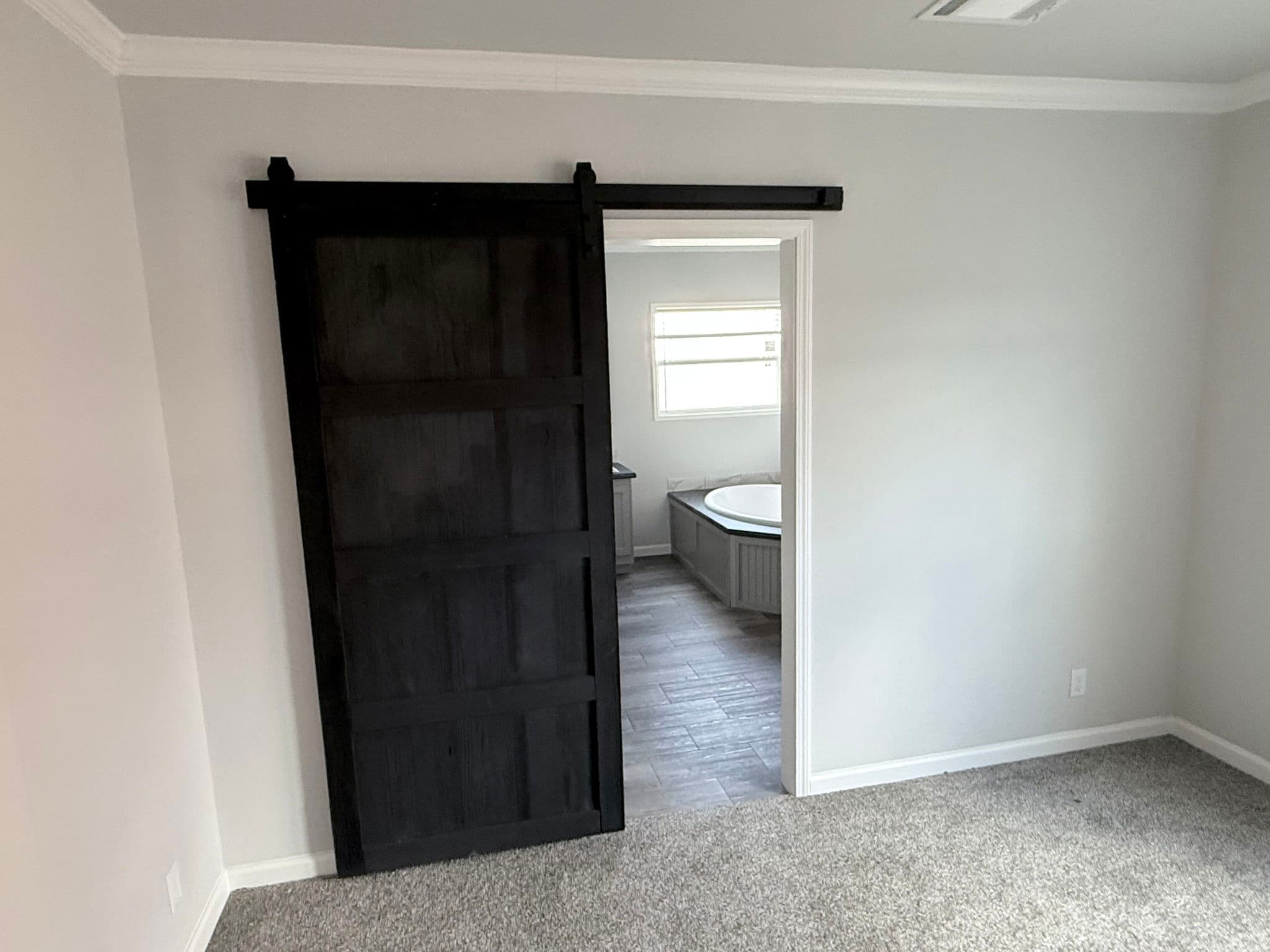 Vintage farmhouse (inventory) interior home features