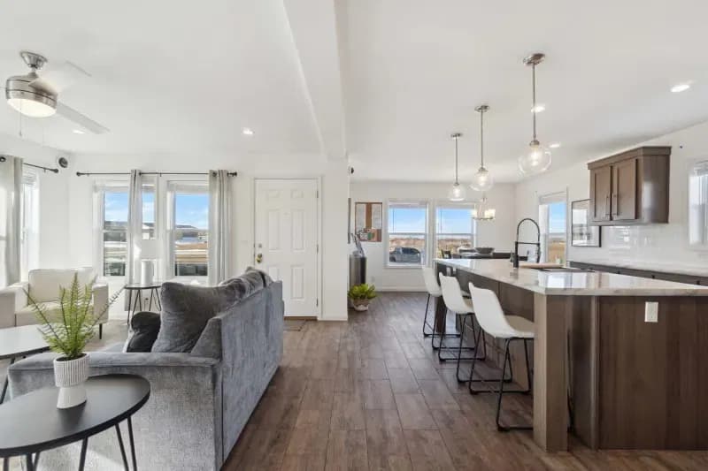 Apollo kitchen home features