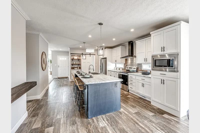 Genesis 9302 kitchen home features